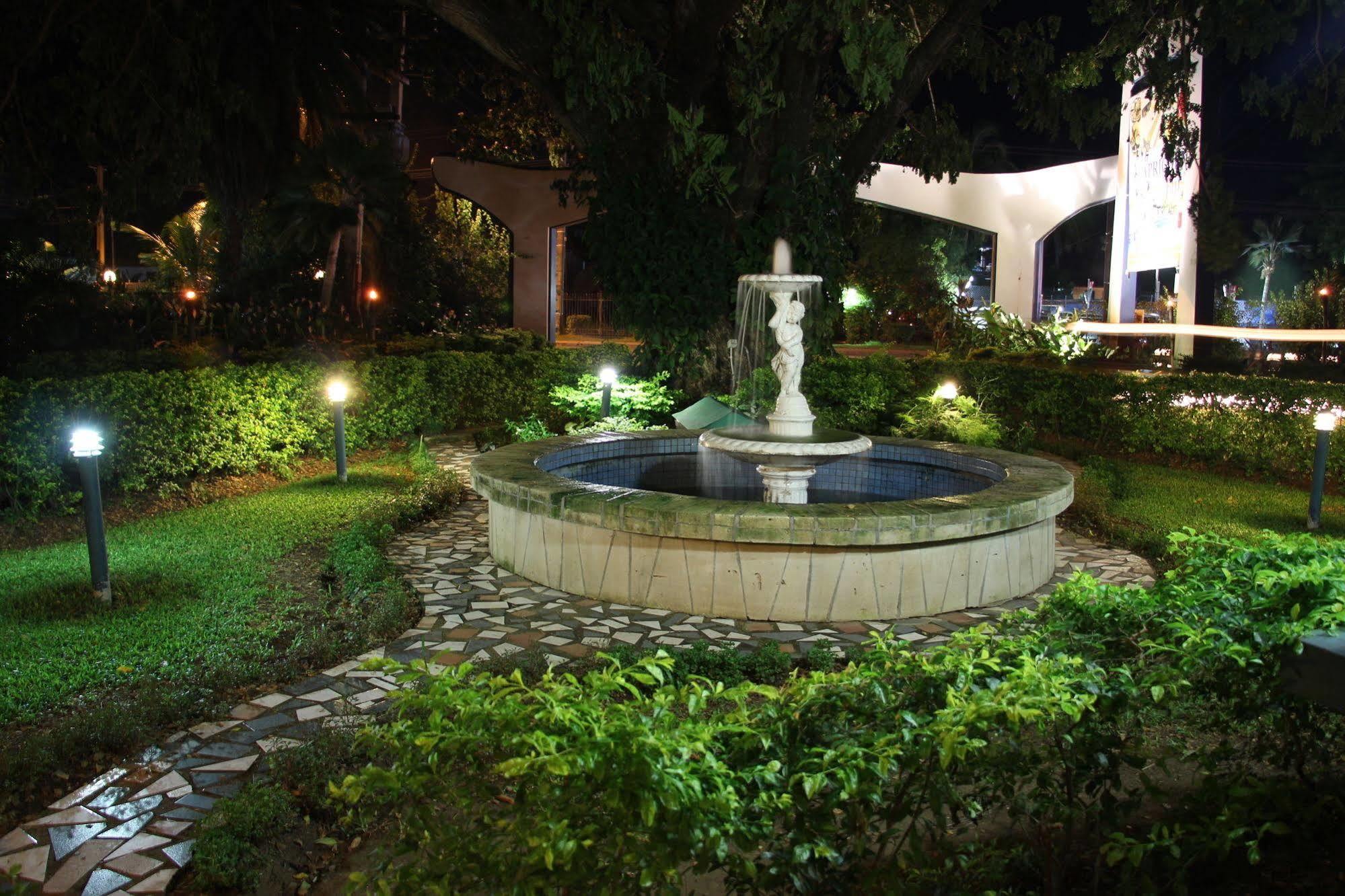 Capricorn International Hotel Nadi Exteriér fotografie